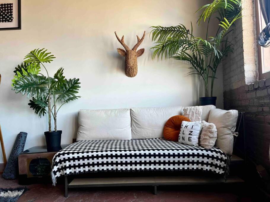 420 Friendly Boho Loft Downtown King Suite Free Parking Детройт Экстерьер фото